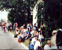 Sammelpunkt bei der Kapelle