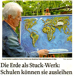 Die Erde als Stuckwerk von Herbert Winkler