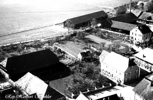 Pfarrhof, Kirchhof und Friedhof Mintraching 1950