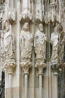 Hll. Figuren am Westportal - gereinigt