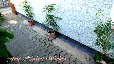 Herbert Winkler Pflaster vom Vogelkot gereinigt
